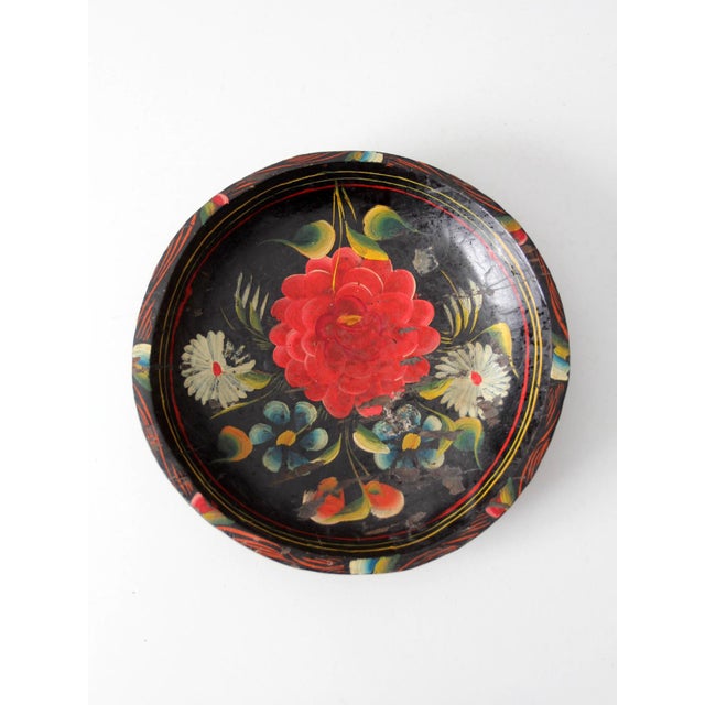 American Vintage 1950s Hand-Painted Floral Wooden Bowl For Sale - Image 3 of 18