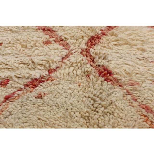 Late 20th Century Vintage Moroccan Azilal Rug - 05'08 X 07'03 For Sale - Image 5 of 9