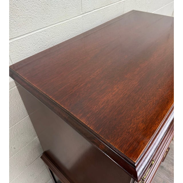 Late 20th Century Vintage Thomasville Chair Company Mahogany Chest on Chest Dresser For Sale - Image 5 of 18