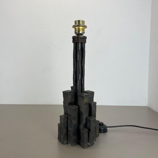 Sculptural Brutalist Cast Iron Table Light attributed to Lothar Klute, Germany, 1970s For Sale - Image 4 of 18