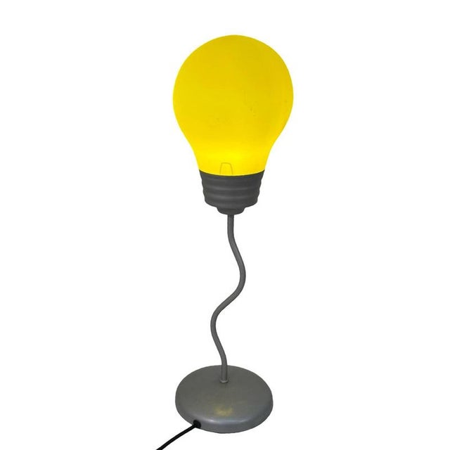 Gray Postmodern Pop Art Squiggly Table Lamp with Yellow Bulb, 1990s For Sale - Image 8 of 8