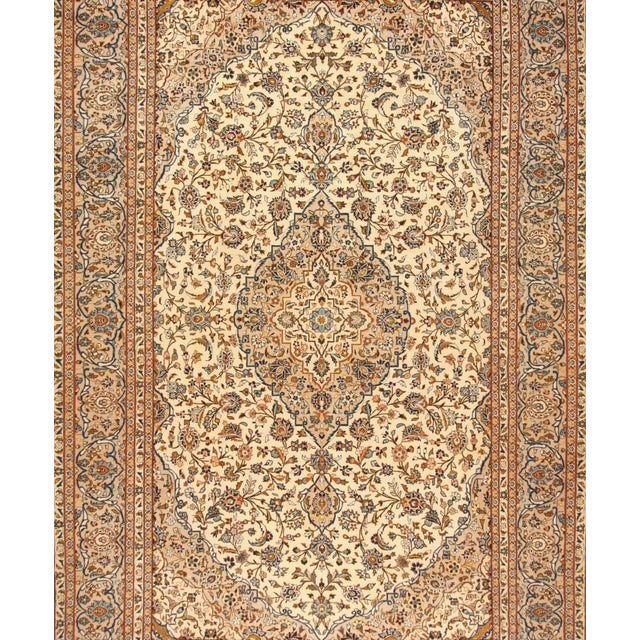 Middle Eastern Rug in Wool For Sale - Image 3 of 11