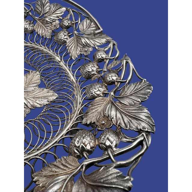 Late 19th Century Victorian English Silver Plated Strawberry Silver Basket With Handle For Sale - Image 10 of 12