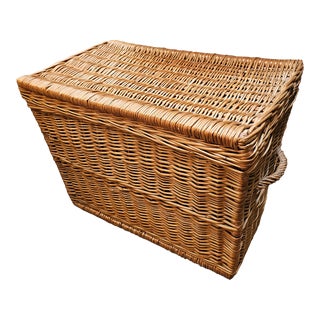 Mid Century Modern Wicker Trunk With Lid For Sale
