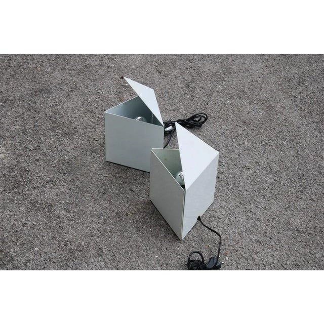 White Triangle Table Lamps from Lamperti, 1970s, Set of 2 For Sale - Image 8 of 10