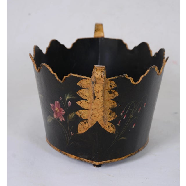 Vintage British Catchpot For Sale In New York - Image 6 of 7