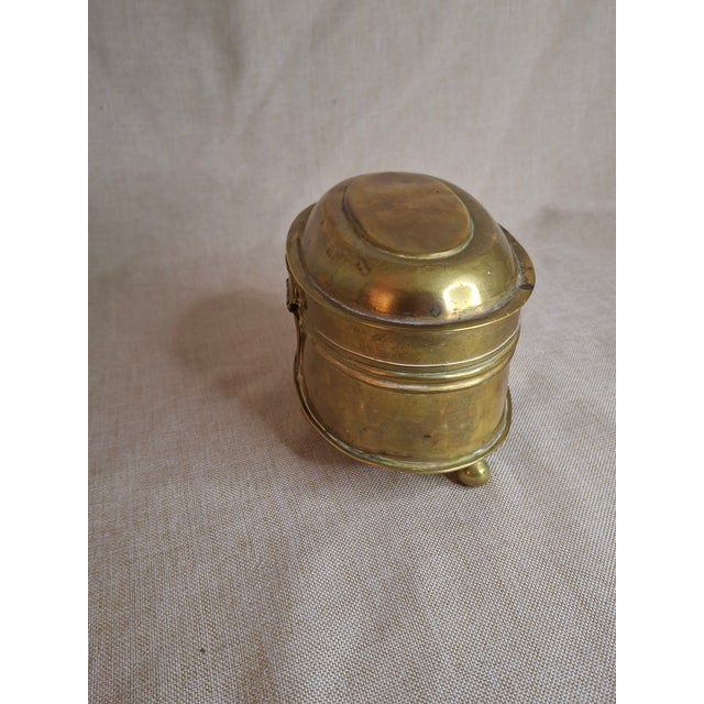Late 19th Century Antique 19th Century Oval Brass Tobacco Box – Hinged Keepsake or Trinket Casket For Sale - Image 5 of 12