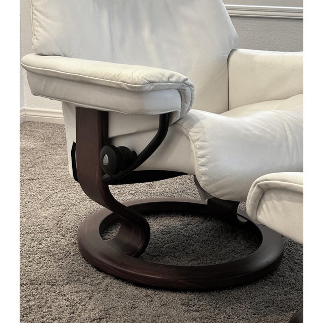 Mid 20th Century Scandinavian Ekornes Stressless Lounge Chair and Ottoman in White Leather & Rosewood For Sale - Image 13 of 18