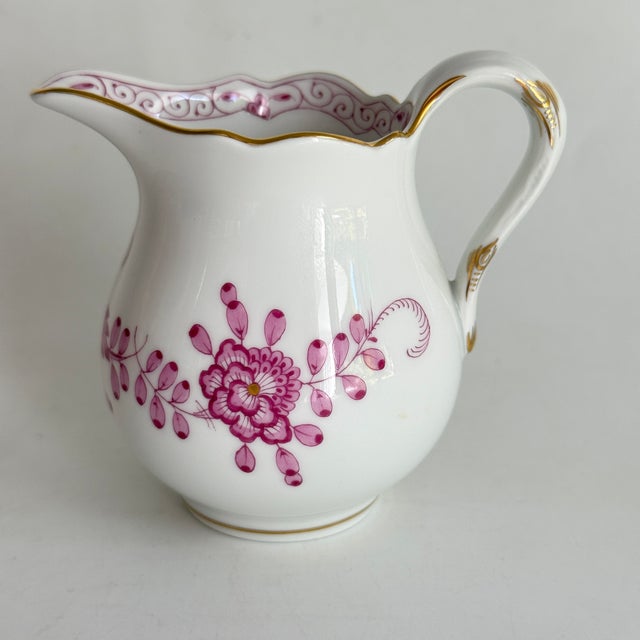 Neuer Ausschitt Milk Jug with Purple Indian Painting and Gilt Rim from Meissen, 1990s For Sale - Image 6 of 6