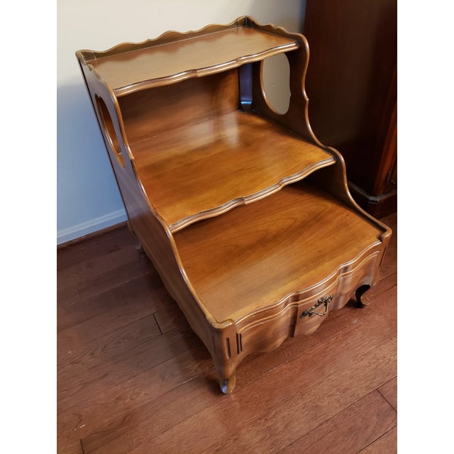 Mid-Century Modern 1940s John Widdicomb Mid-Century Modern 3 Tier End Table For Sale - Image 3 of 11