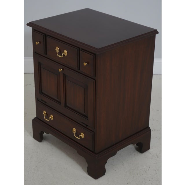 Traditional Pair Henkel Harris Mahogany McKenzie Nightstands For Sale - Image 3 of 18
