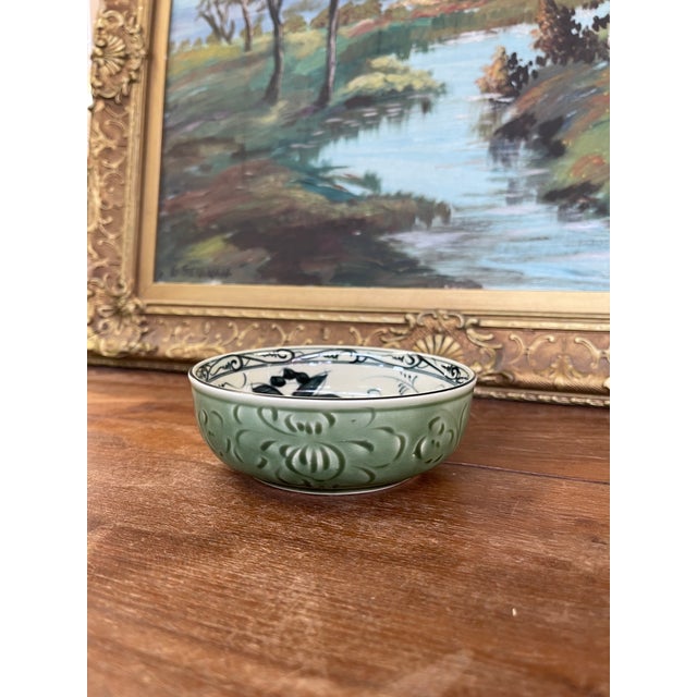Traditional Vintage Bat Trang Vietnam Hand-Painted Ceramic Bowl With Green Relief Glaze and Floral Interior Design. For Sale - Image 3 of 8
