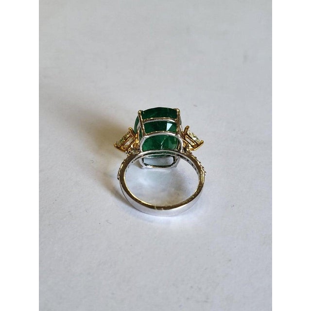2020s Set in 18k Gold 10.85 Carats Zambian Emerald & Rose Cut Diamonds Engagement Ring, Size 6 For Sale - Image 5 of 9