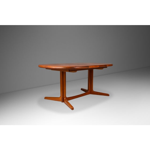 Wood Danish Mid-Century Modern Extension Dining Table in Teak W/ Stow-in-Table Leaves by Skovby Møbelfabrik, Denmark, C. 1970s For Sale - Image 7 of 18