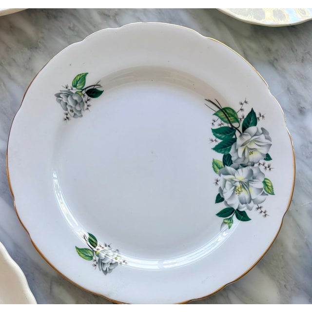 Mid 20th Century Painted Petals Eclectic Floral Wall Plate Curation - 8 Piece Set For Sale - Image 12 of 16