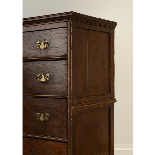 Brown English Georgian Chest on Chest, 18th Century For Sale - Image 8 of 10