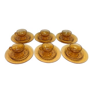 C. 1930s New Martinsville Depression Glass Luncheon Set, Plates With Matching Tea Cups - Service for 6 For Sale