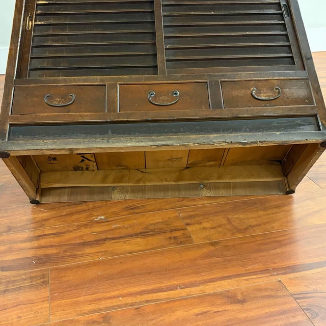 Vintage Japanese Mizuya Tansu Chest With Textured Glass and Sliding Doors For Sale - Image 14 of 18