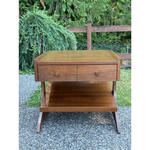 Kroehler Mid-Century Modern Sculpted Kroehler Walnut 1960's Side Table For Sale - Image 4 of 11