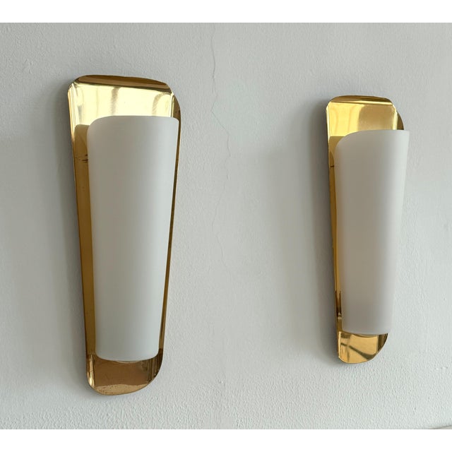 Metal Art Deco Wall Sconces in Brass & Opaline from Vereinigte Werkstätten, 1950s, Set of 2 For Sale - Image 7 of 18