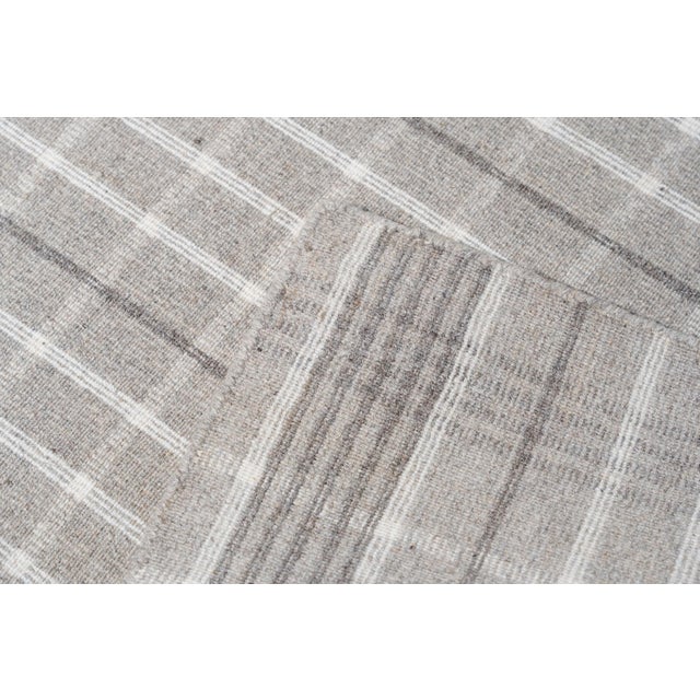 2020s 10x14 Timeless Celia Gray Kilim Minimalist Grid Modern Flatweave Wool Carpet Rug For Sale - Image 5 of 10