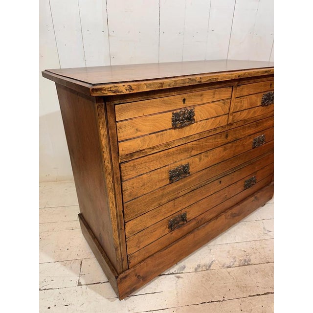Edwardian Chest of Drawers – Hand-Crafted Antique Storage Looking for a genuine Edwardian chest of drawers with character,...