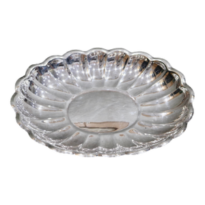 Late 20th Century Reed & Barton Scalloped Oval Silverplate Platter Tray