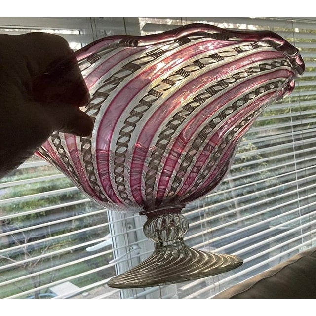 Murano Centerpiece Bowl with Ruby Canes & 24k Gold by Vivarini Zanfirico Latticino, 1960s For Sale - Image 4 of 12