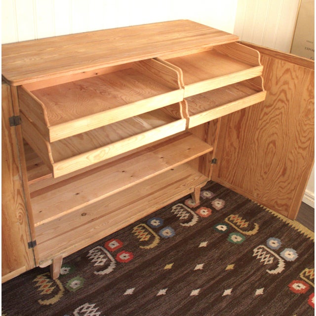 Swedish Pine Cabinet attributed to Göran Malmvall for Karl Andersson & Söner Möbelfabrik AB, 1940s For Sale - Image 9 of 13