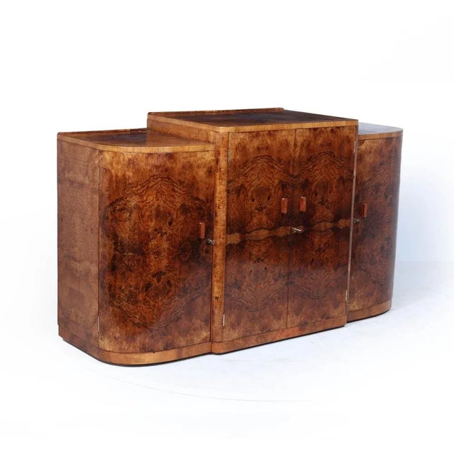 Art Deco English Figured Walnut Sideboard, 1930s For Sale - Image 3 of 18