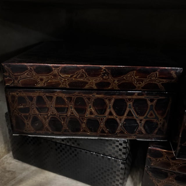 Black Honeycomb Pattern Lacquer Box 9x9x3.5" For Sale - Image 8 of 11