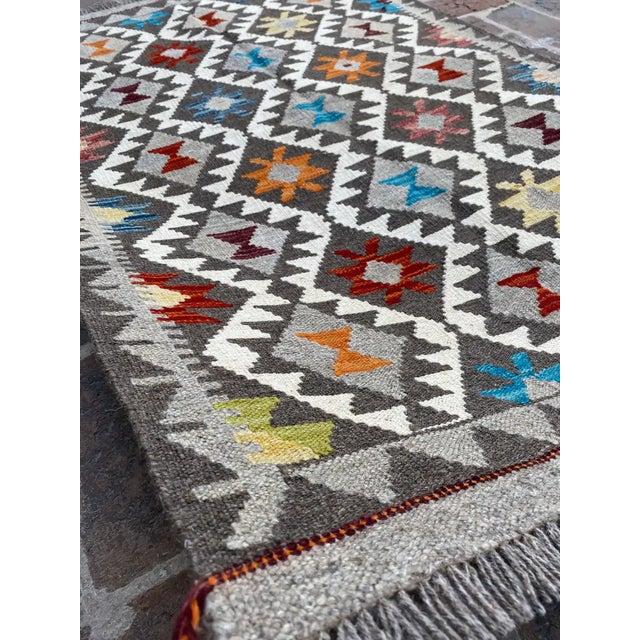 Boho Chic Kilim Hand-Woven Wool Rug 3.1' X 5' For Sale - Image 6 of 7