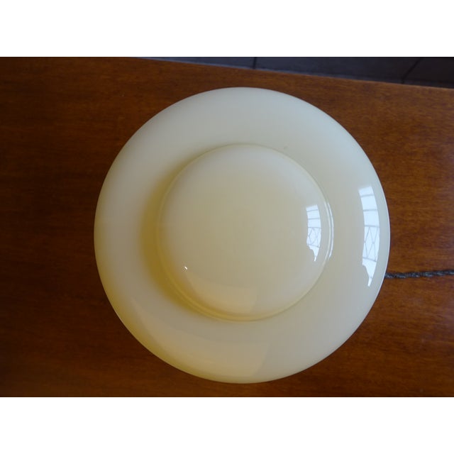 Small Beige Opaline Glass Nightlight Depicting Jesus Christ and the Virgin Mary, 1940s For Sale - Image 9 of 18