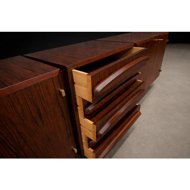 Brown Brazilian Modern Rosewood Credenza With Brass Details by Jean Gillon, Brazil, 1960s For Sale - Image 8 of 14