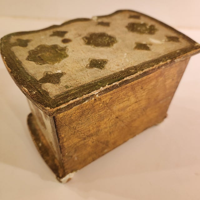 1950s Venetian Giltwood Jewelry Box Italy For Sale In San Diego - Image 6 of 12