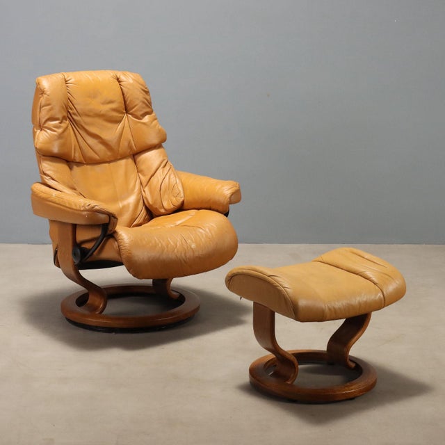 Set of Armchair and Ottoman from Ekornes, 1980s For Sale - Image 14 of 14
