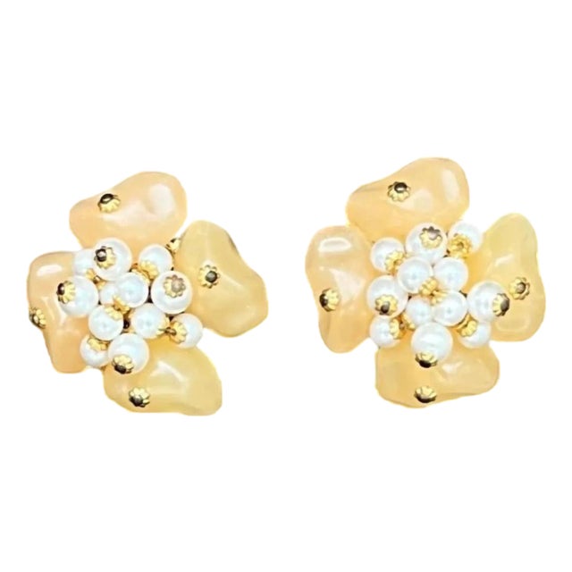 Vintage Floral Lucite Pearl Clip on Earrings For Sale