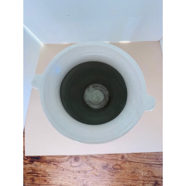 McCoy Tall Sand Dollar Vase in White For Sale In San Francisco - Image 6 of 11