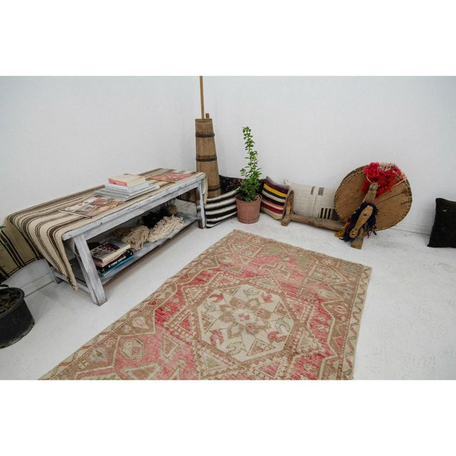 Vintage Washed Out Turkish Rug- 3′8″ × 5′8″ For Sale In Los Angeles - Image 6 of 7