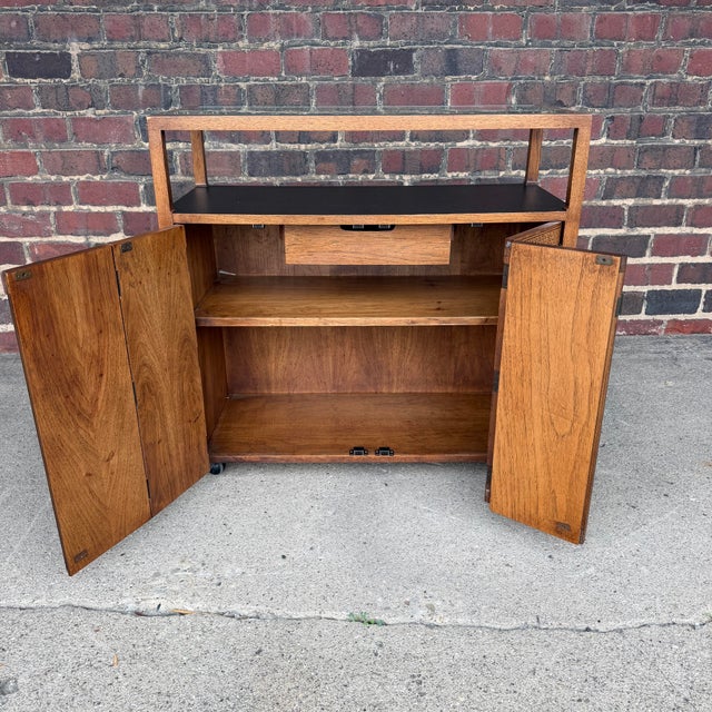 Founders Furniture Company Jack Cartwright for Founders Mid-Century Walnut & Cane Bar Cart / Buffet Server, 1960s For Sale - Image 4 of 12