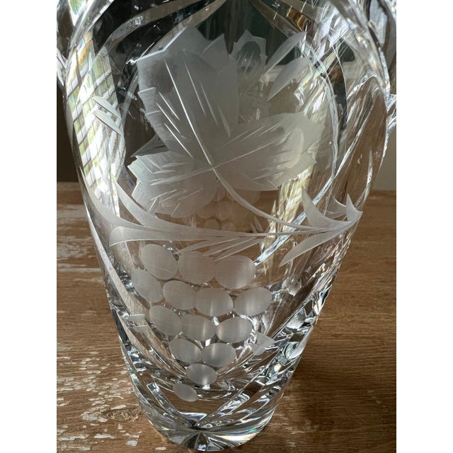 1960s Vintage German Lausitzer Lead Crystal Glass Flower Vase Dd50 - Grape Leaf For Sale - Image 4 of 6