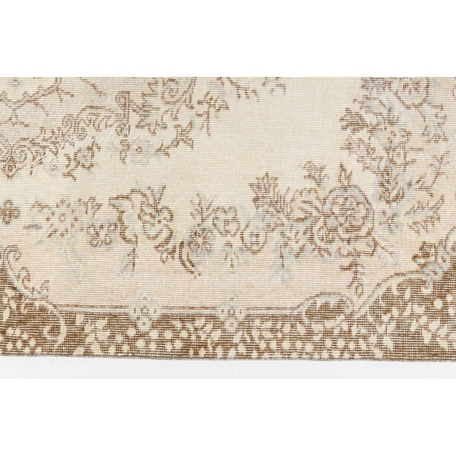 Textile Mid 20th Century Cream and Sandy Tan Area Rug For Sale - Image 7 of 8