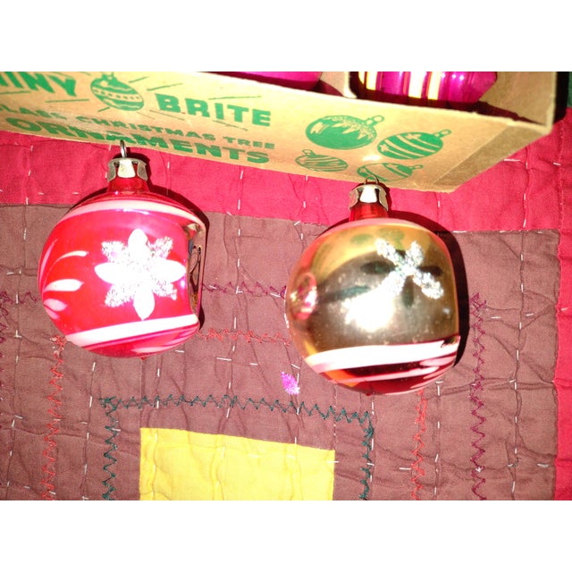 Shiny Brite and Other Ornaments in Shiny Brite Box For Sale - Image 4 of 18