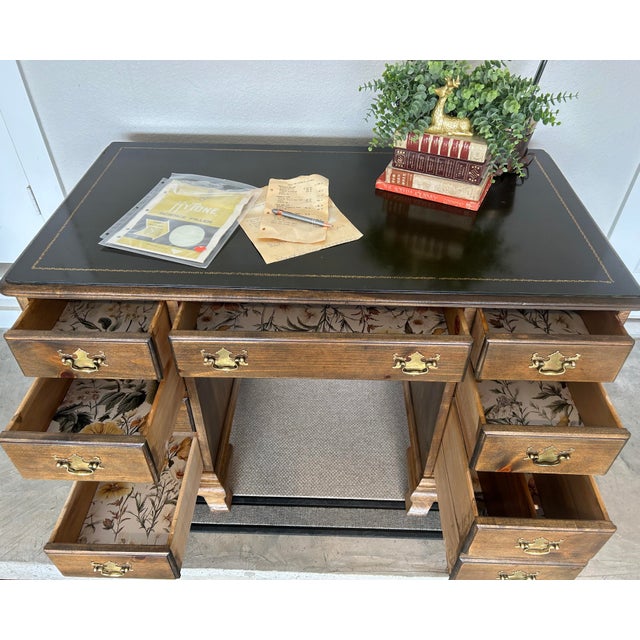 Traditional Vintage Drexel American Traditional Desk For Sale - Image 3 of 7
