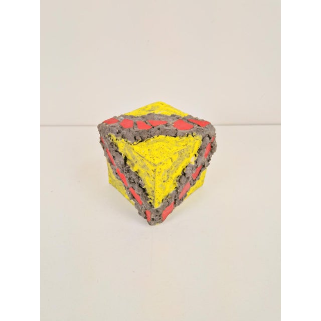 Vintage cube earthwear, ceramic art object m. W. 1970 model: art piece period: 1970 measurements: w 15 cm x d 15 cm x h 14...