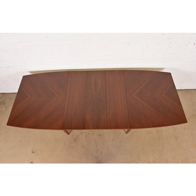 1960s Gio Ponti Style Mid-Century Modern Walnut Boat-Shaped Extension Dining Table, Newly Refinished For Sale - Image 5 of 11
