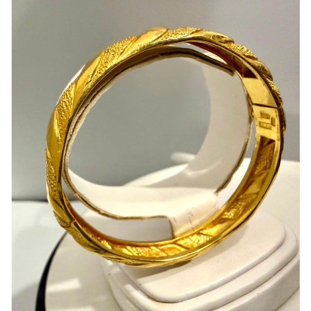 Early 21st Century VINTAGE 24 Karat Yellow Pure Gold 27.5 Gm SMALL Bangle Bracelet, Openable For Sale - Image 5 of 18