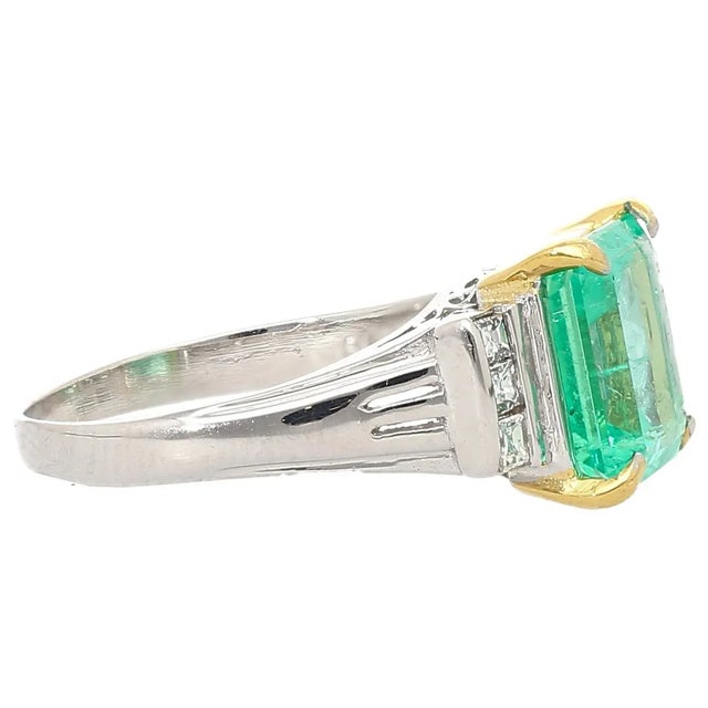 Contemporary Gia Certified 2.91 Carat Colombian Emerald & Diamond Platinum Ring, Size 6 For Sale - Image 3 of 6