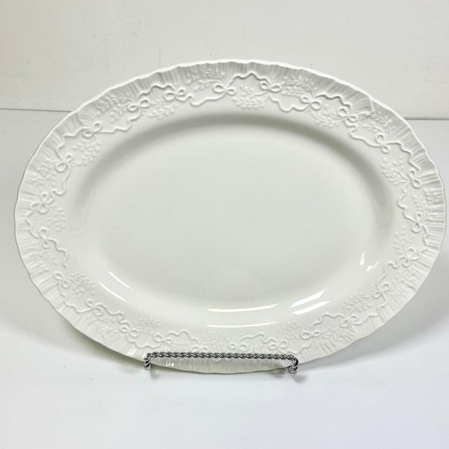 1989 Vintage English Americana Wedgwood for Ralph Lauren Le Blanc Claire Dinnerware Serving Platter For Sale - Image 6 of 10