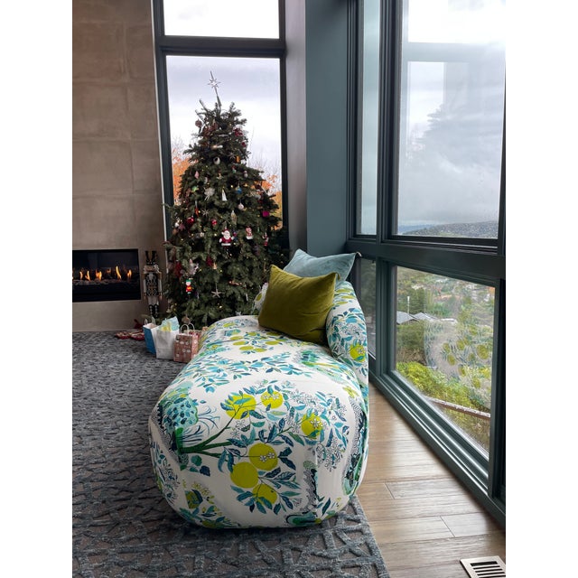 Contemporary Schumacher Upholstered Custom Freestanding Chaise For Sale - Image 3 of 4